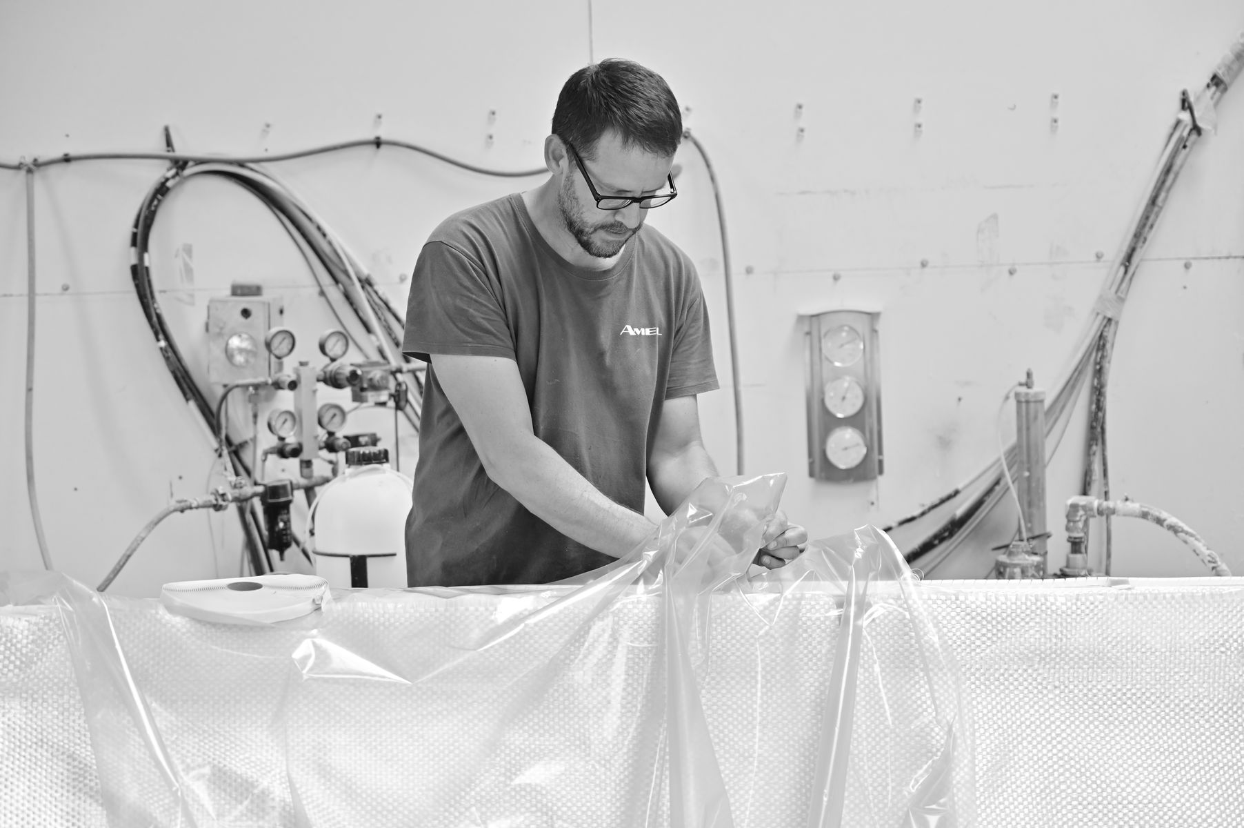 A tarpaulin is laid around the mold.